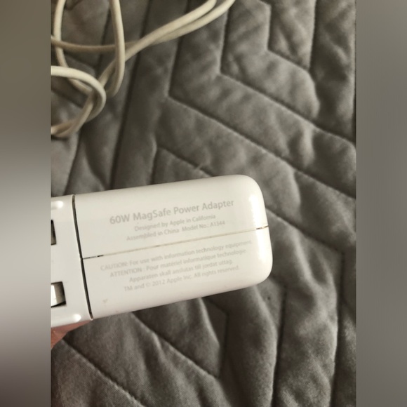 MacBook - Picture 6 of 9